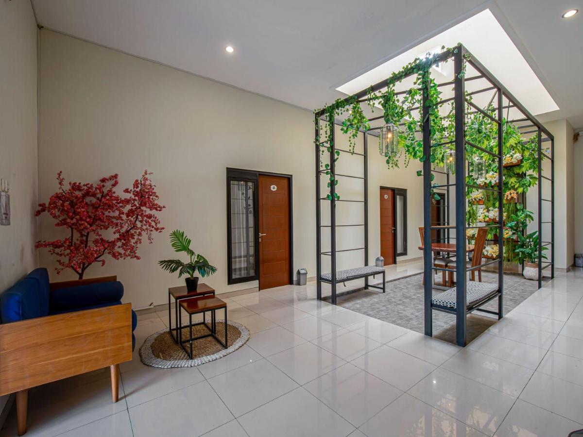 Casa Ts 16 Hotel Malang Buitenkant foto