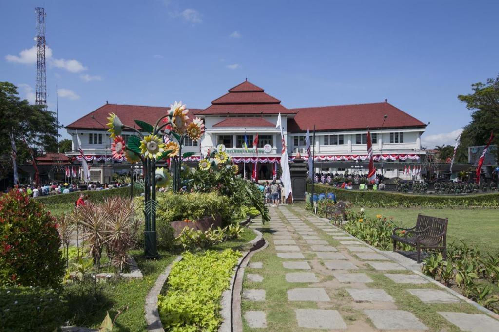 Casa Ts 16 Hotel Malang Buitenkant foto